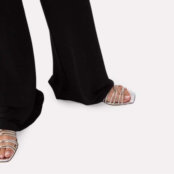 AEYDE
'PEARL' MULTI-STRAP BLOCK HEEL
SANDALS SILVER 39.5 US 9.5 - Picture 5 of 14